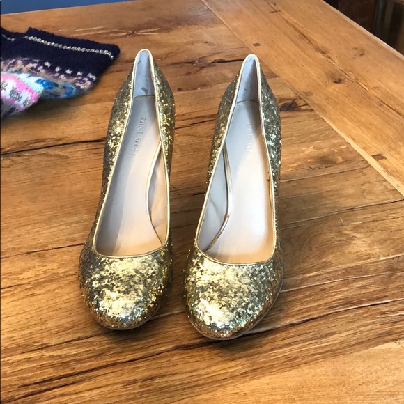 Like new Nine West gold sparkle pumps - Picture 2 of 4